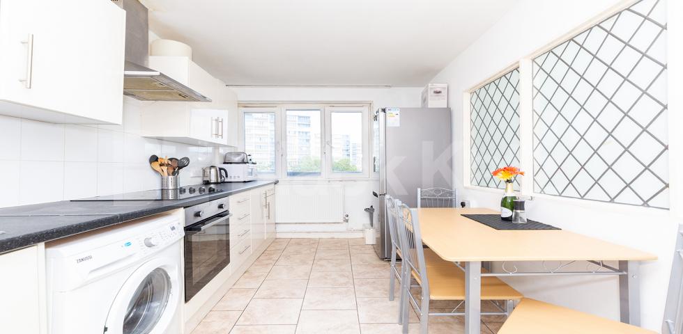 			3 Bedroom, 1 bath, 1 reception Apartment			 Skinner Street , CLARKENWELL EC1